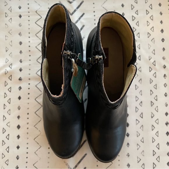 NWT Olukai Kamahoi Black Booties - Picture 5 of 9